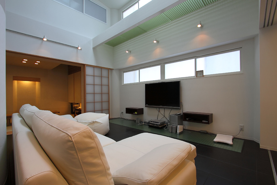 M�l�@�����H��3