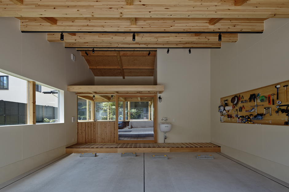 I  HOUSE�V�z�H��3