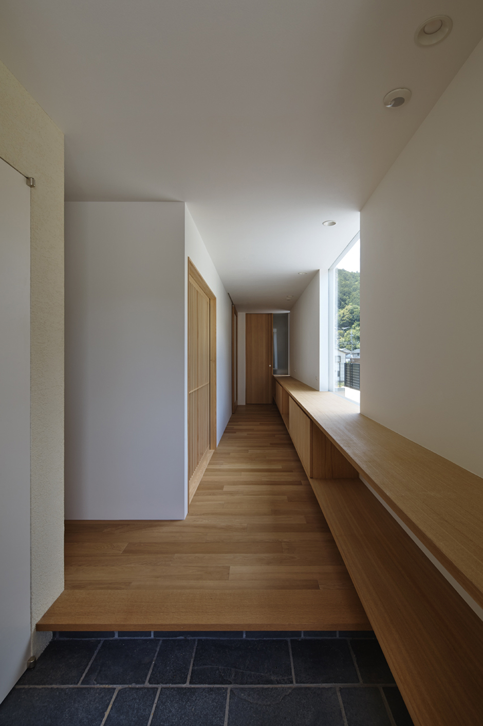 I  HOUSE�V�z�H��4